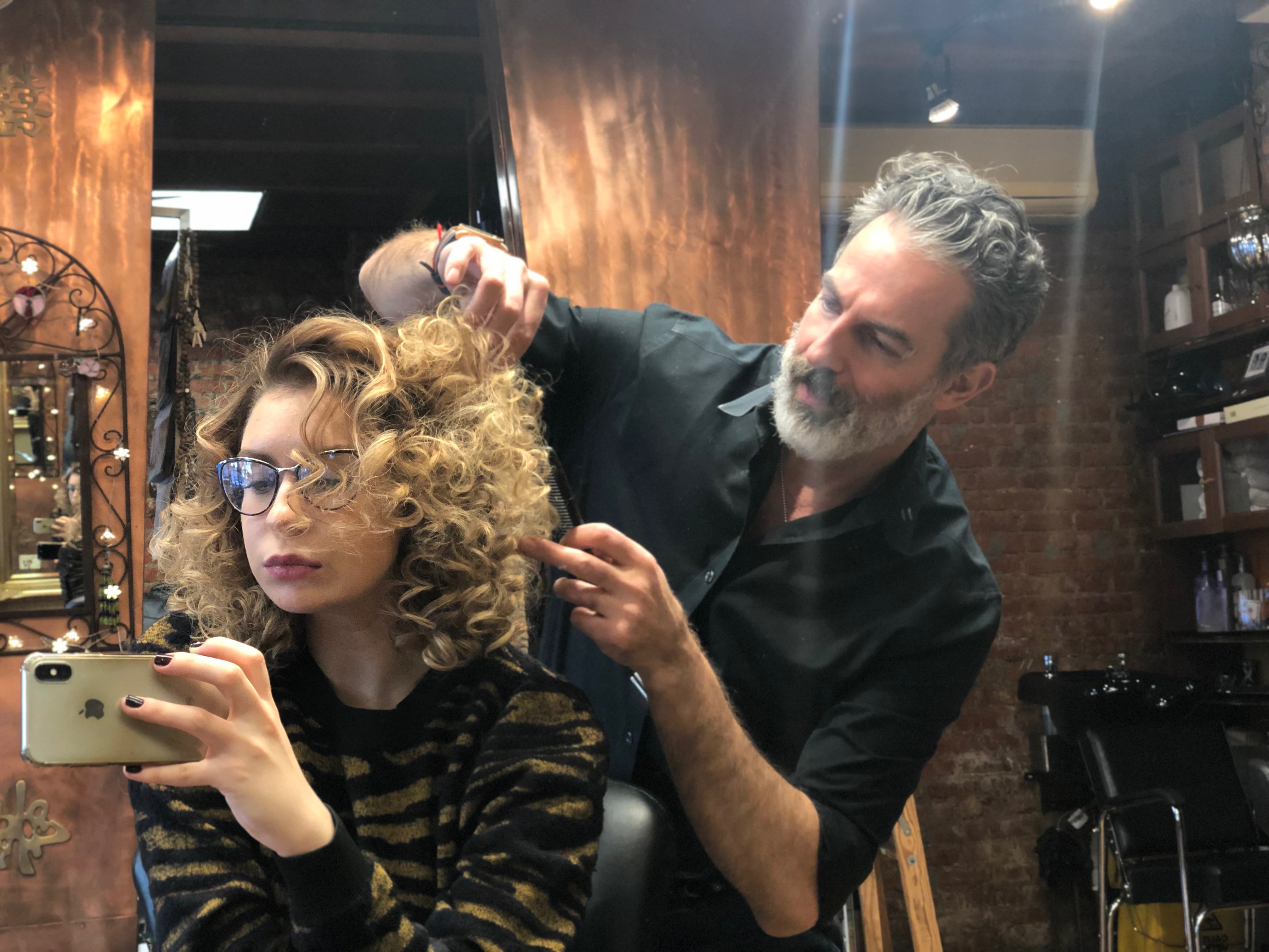 Working a curly silhouette